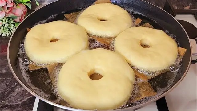 Вкусные сладкие пончики