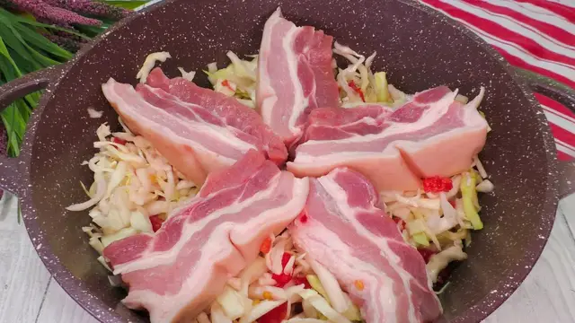 Тушеная капуста с мясом