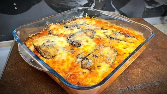 Запеченные баклажаны под сырной шапкой