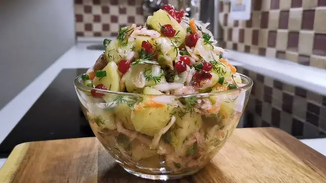 Салат с квашеной капустой 
