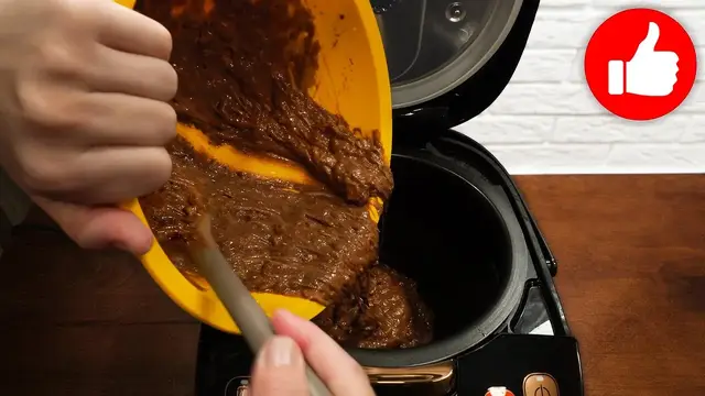 Пирог из кабачков в мультиварке