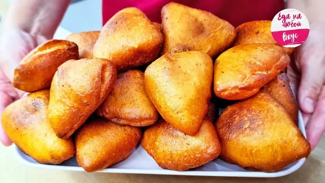 Пышные пирожки с вишней