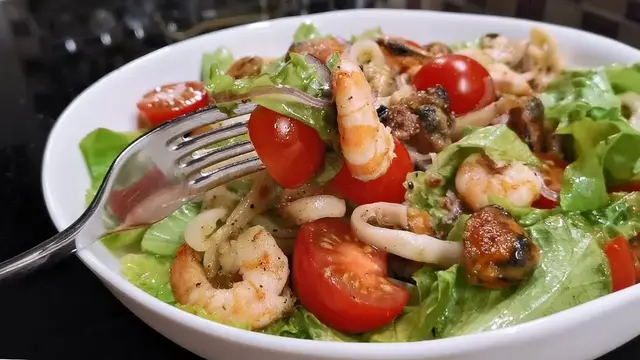 Морской салат на праздничный стол 