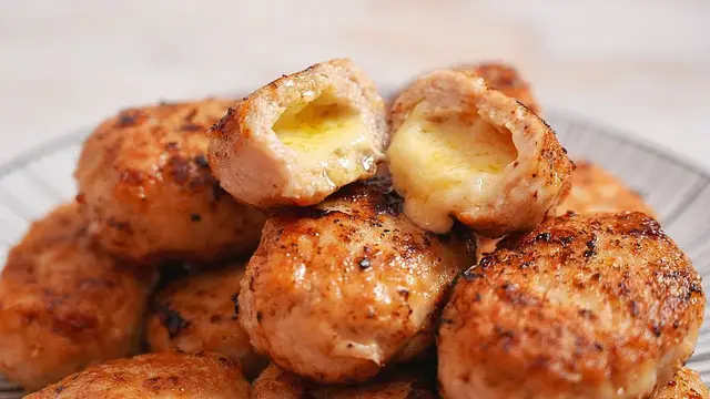 Куриные котлеты с сыром