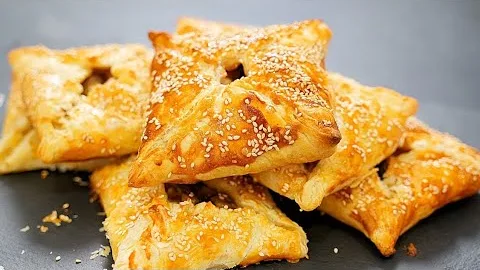 Слойки с курицей и грибами