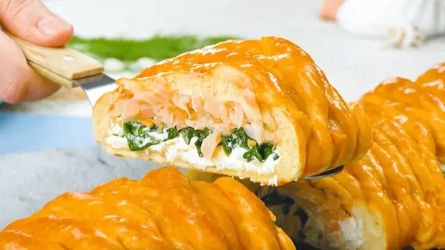 Шикарный пирог с рыбой, шпинатом и сливочным сыром