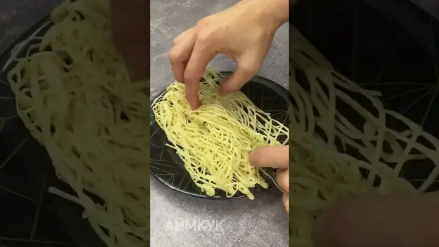Пахлава из теста катаифи с грецкими орехами и сиропом
