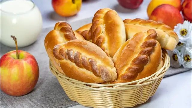 Пышные пирожки с яблоками
