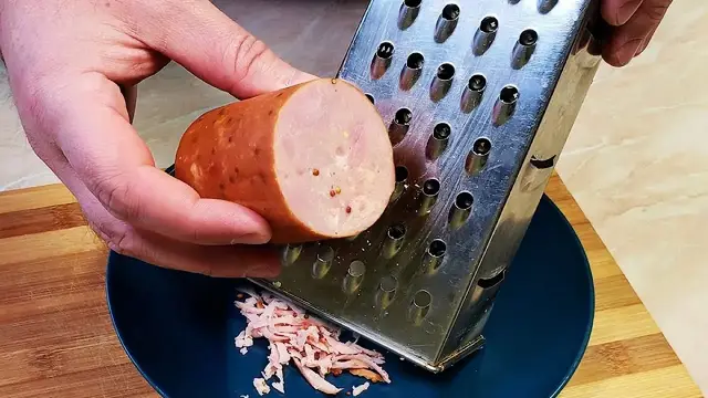 Блинчики из колбасы и сыра
