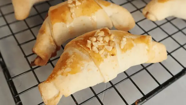 Рогалики с вареной сгущенкой