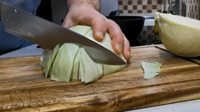 Капуста с курицей на ужин