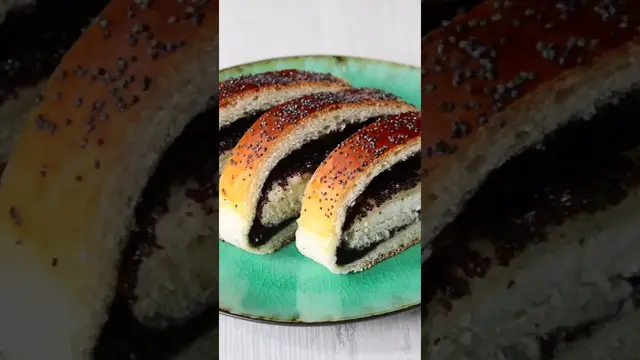 Рулет с творогом и маком