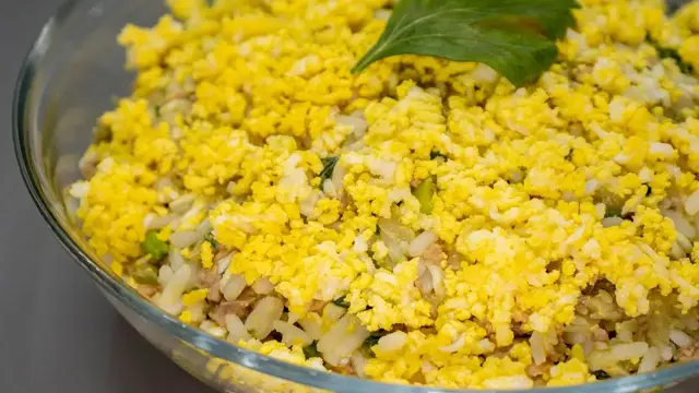 Салат из печени трески