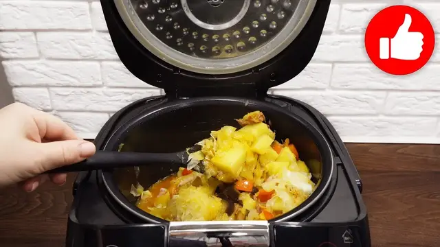 Овощное рагу с тушенкой в мультиварке