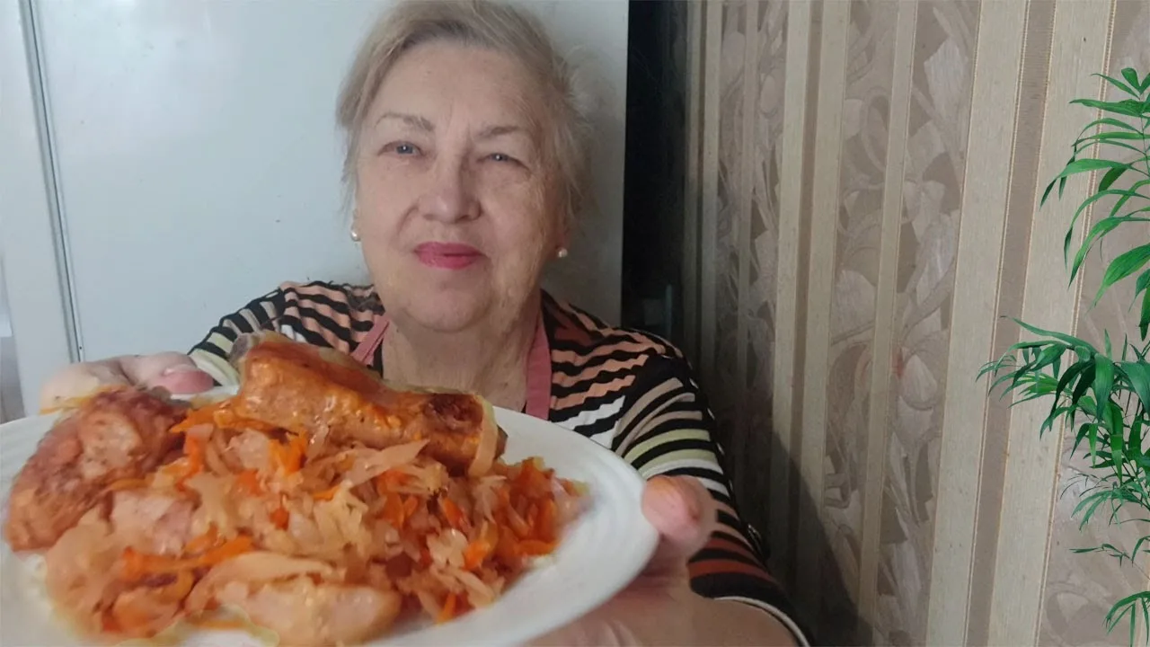 Капуста со свиными ребрышками в духовке