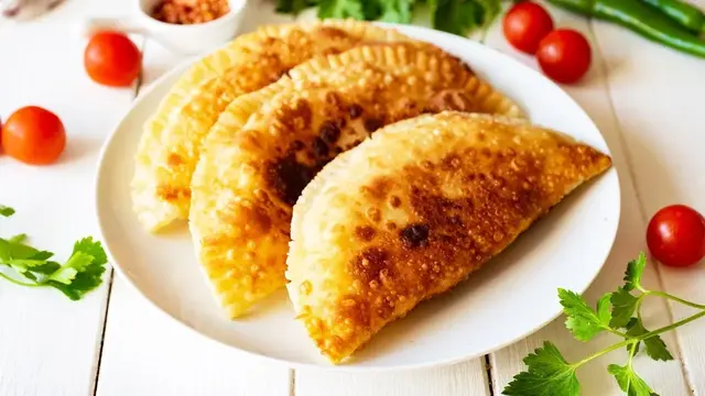 Хрустящие чебуреки с сыром и творогом