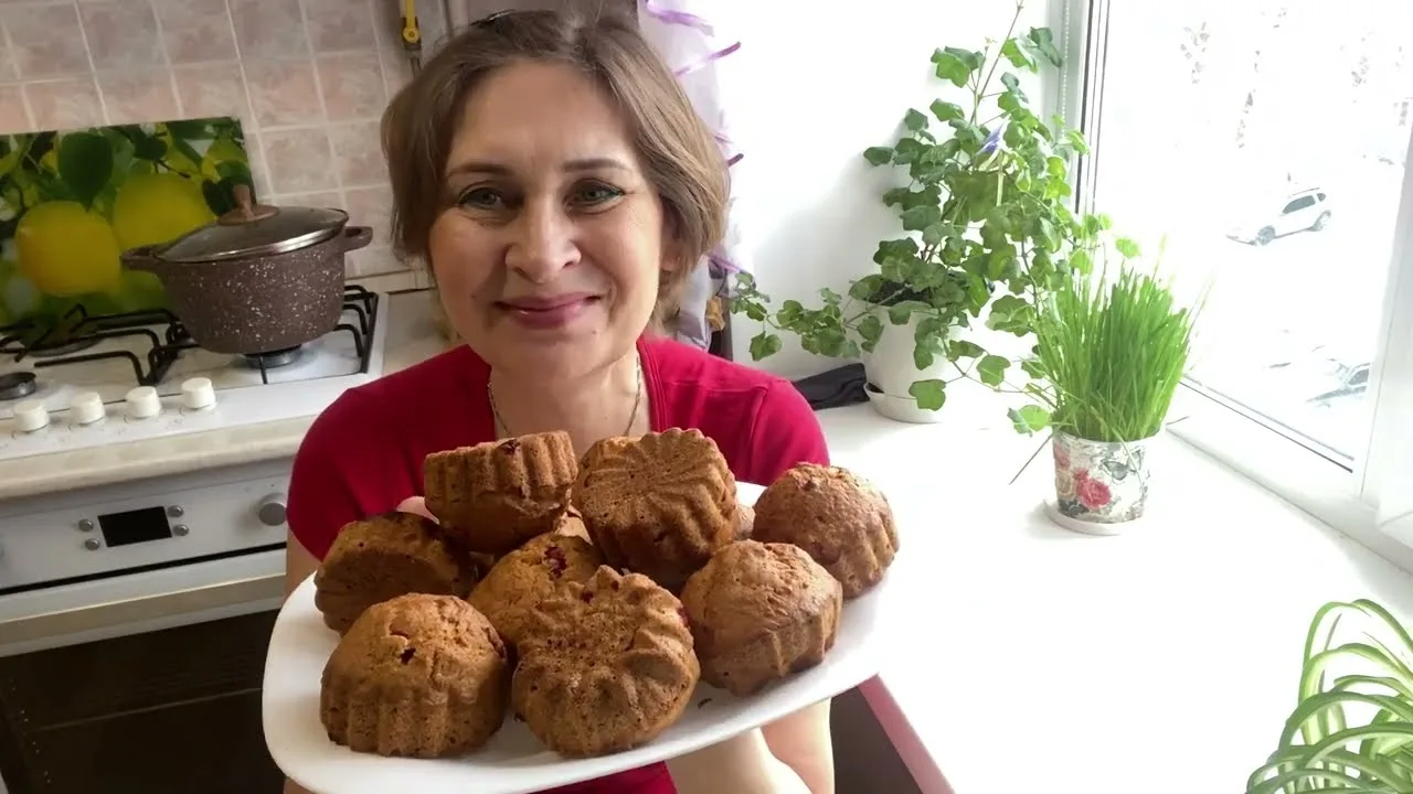 Морковные кексы с ягодами