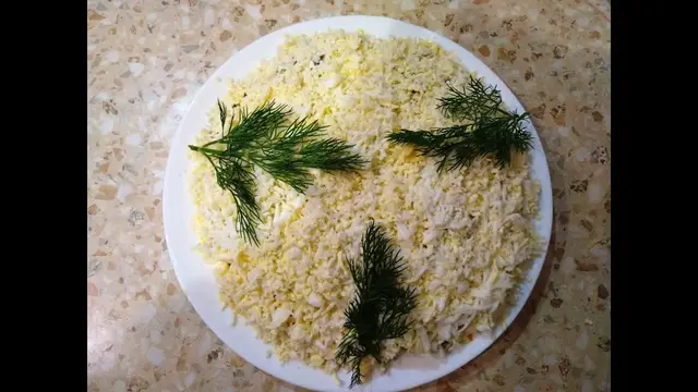 Печеночный салат слоями