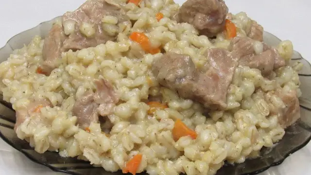 Перловка с мясом