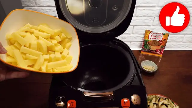 Картошка с баклажанами в мультиварке