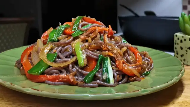 Очень легкие и вкусные макароны с овощами