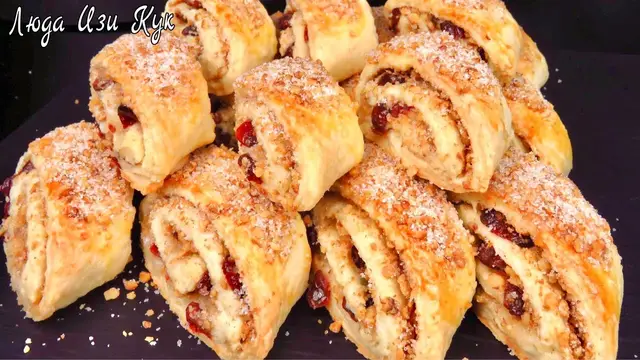Слоеное печенье на кефире с орехами