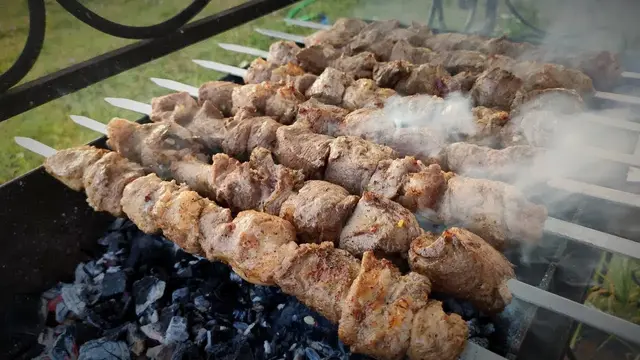Шашлык из свинины в луково-лимоном маринаде