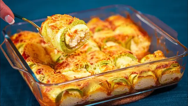 Кабачки с творогом под соусом
