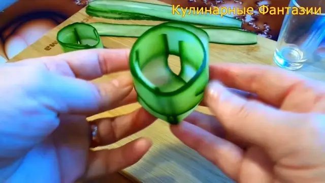 Салат в огуречных тарталетках