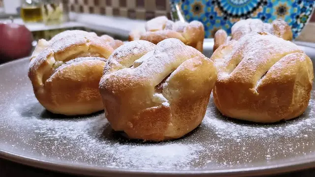 Булочки с яблоками в духовке 
