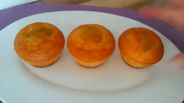 Ароматные, влажные кексы с начинкой