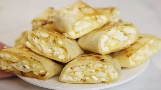 Вкусный завтрак из лаваша