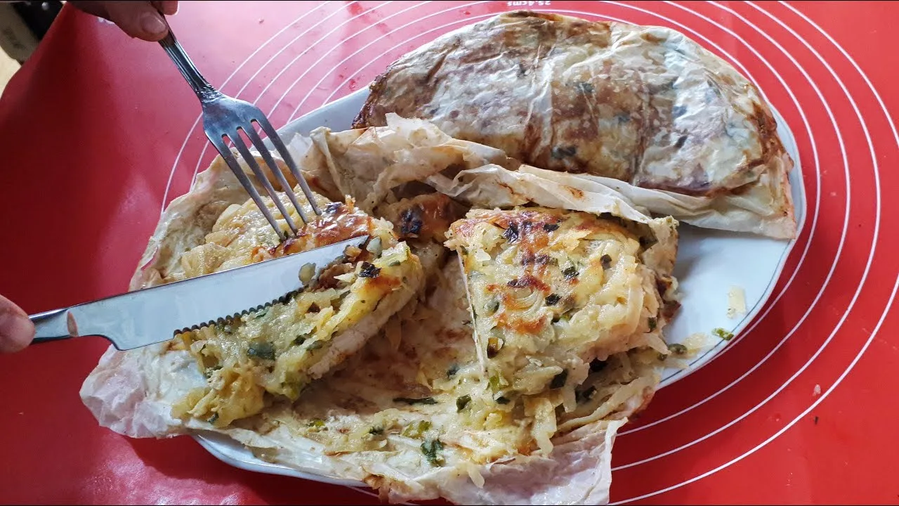 Сочная куриная грудка в картофельной шубе на сковороде