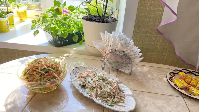 Два вкусных салата за 5 минут