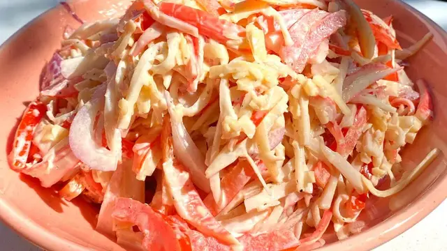 Салат с крабовыми палочками