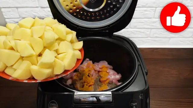 Картошка с курицей в мультиварке