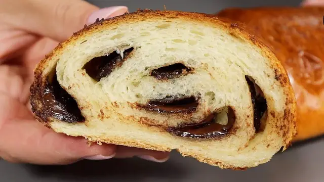 Мягкие, сдобные рулеты с разными начинками