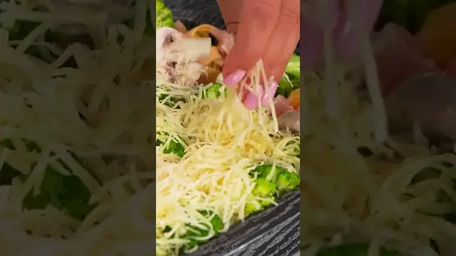Паста с курицей и овощами  в духовке