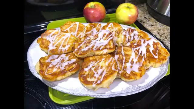 Оладьи с яблоками