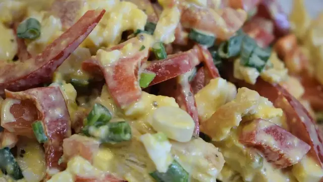 Скусный салат с куриным филе