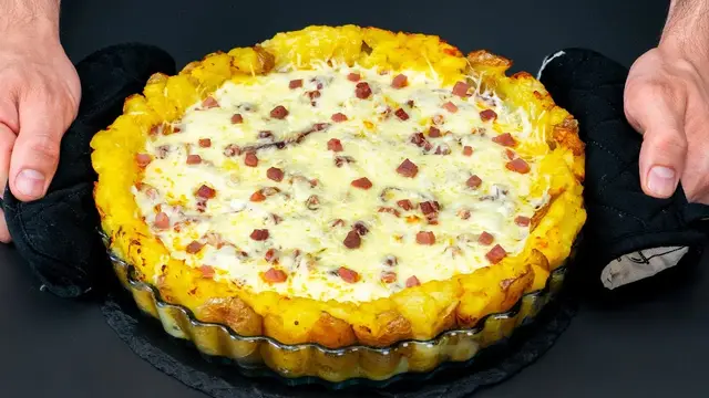 Картофельная запеканка с сыром и беконом