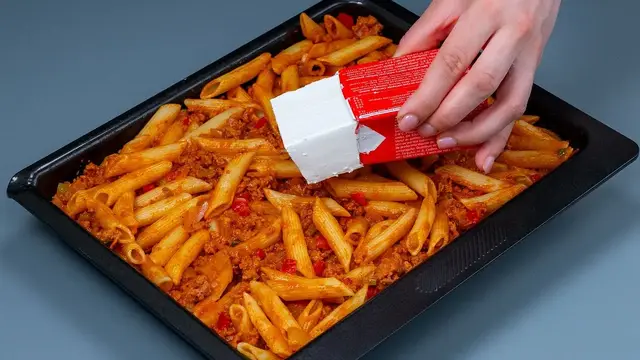 Отличная запеканка из пасты с мясом и сливочным сыром