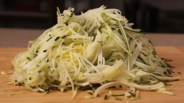 Простая закуска из кабачков