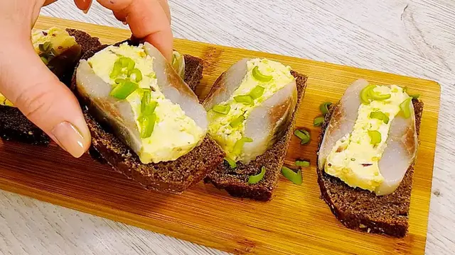 Очень вкусные бутерброды с селедкой
