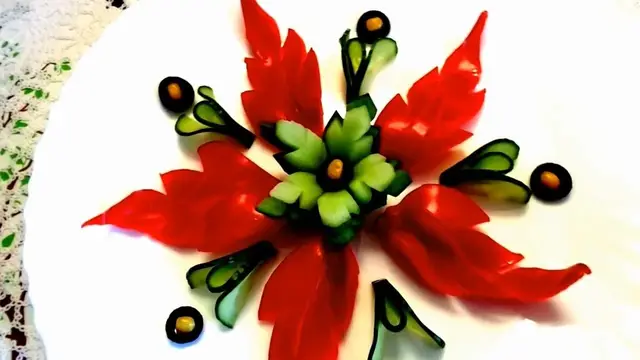 Шикарный цветок из огурца! Красивые листья из перца!