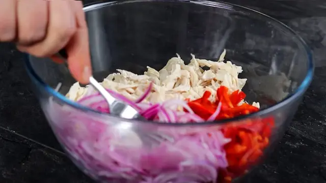 Очень вкусный салат из 4 ингредиентов