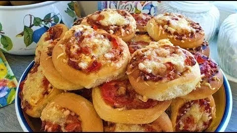 Вкусная мини пицца