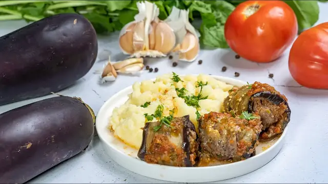 Сочные котлеты с баклажанами