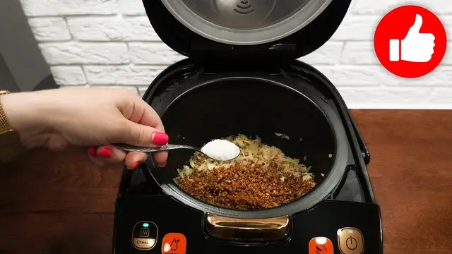 Капуста с фаршем и гречкой в мультиварке