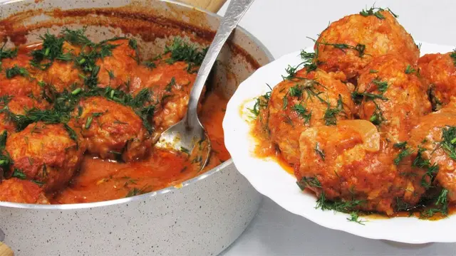Тефтели с рисом в томатной соусе